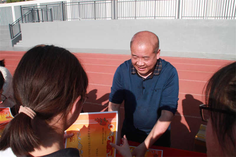 潜心蛰伏磨锋刃，蓄力冲刺待花开——市掇刀石中学召开三月调考总结表彰会