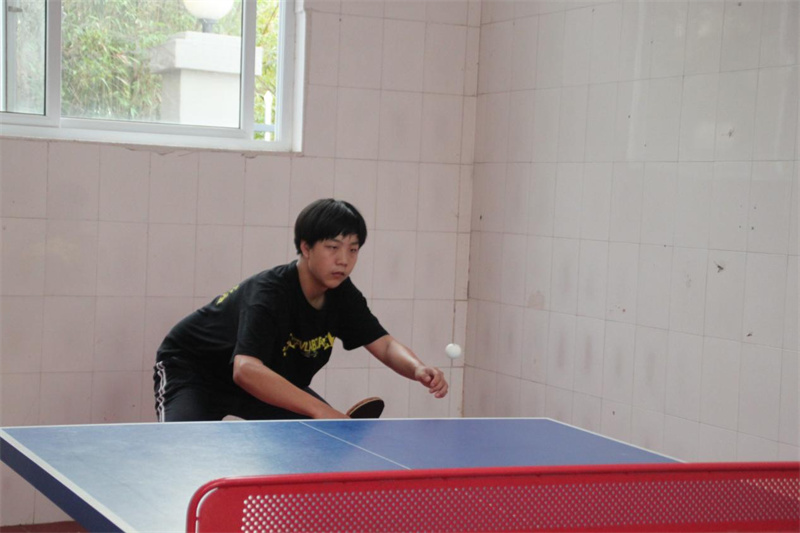 青春飞扬展风采 ————荆门市掇刀石中学篮球、乒乓球联赛圆满收官