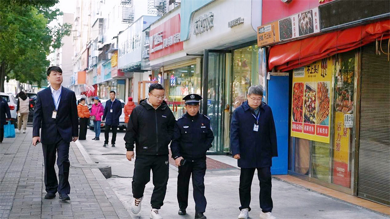 联学共建强党性 普法护苗助成长 ——中共荆门市烟草专卖局委员会与中共荆门市掇刀石中学委员会联合开展主题党日活动
