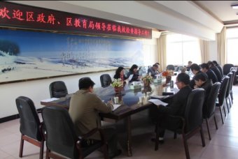 副区长刘国芳调研我校高考备考工作