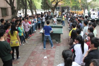 我校举办2013年春季乒乓球赛