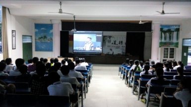 掇刀石中学师生“同上一堂课”