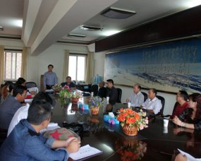 真诚交流 紧密合作 ——高二年级召开家长会