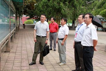 市教育局到我校检查开学工作